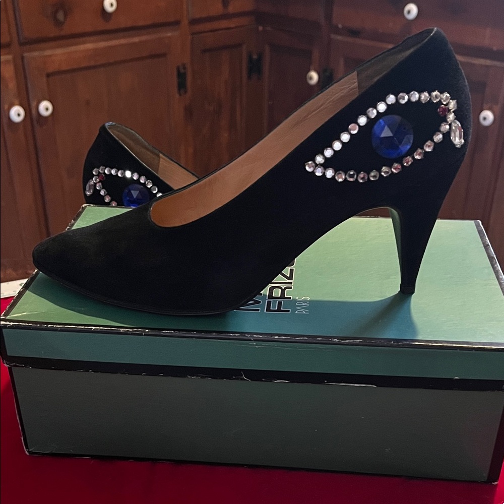 Elegant Black Heels with Blue Gemstone Accents